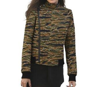 Uniqlo Moto Windbreaker Jacket in Camo Print Size XS
